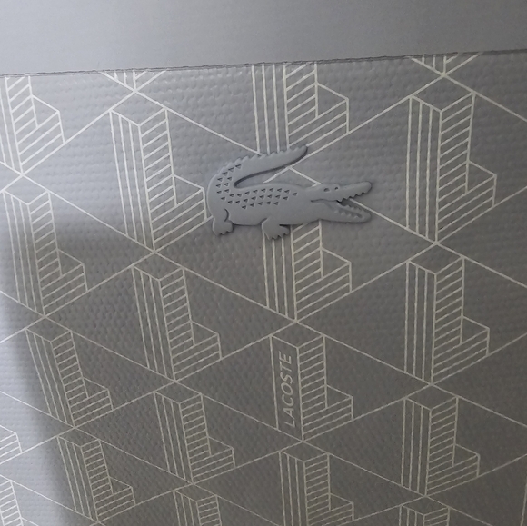 Lacoste tote - Picture 6 of 8